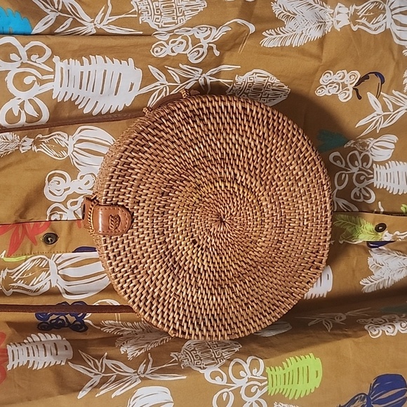 Round Rattan Straw Crossbody Bag Purse Boho Festival Luxe Leather Woven - Picture 3 of 12